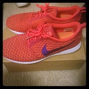 Nike flyknit roshe